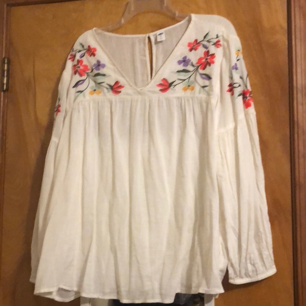 Women’s old navy shirt
